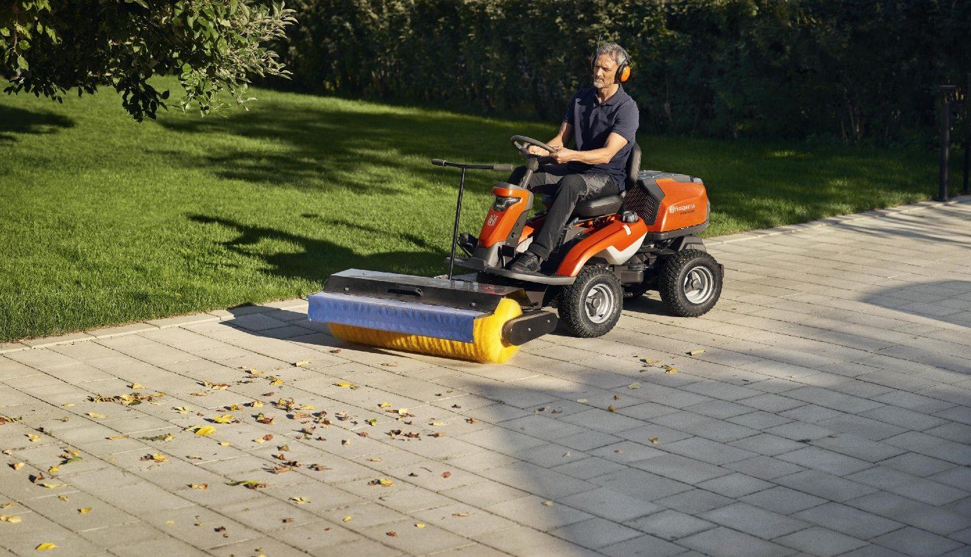 Husqvarna R 316TsX AWD – Modell 2025 (Grundgerät ohne Mähdeck)