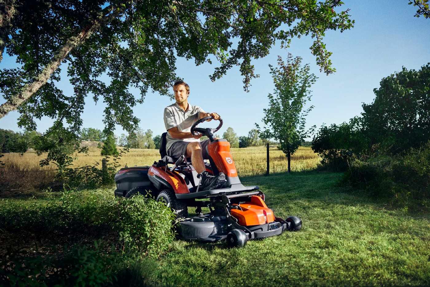 Husqvarna Akku-Frontmäher Rider 200iX – Modell 2025 (Grundgerät ohne Mähdeck)