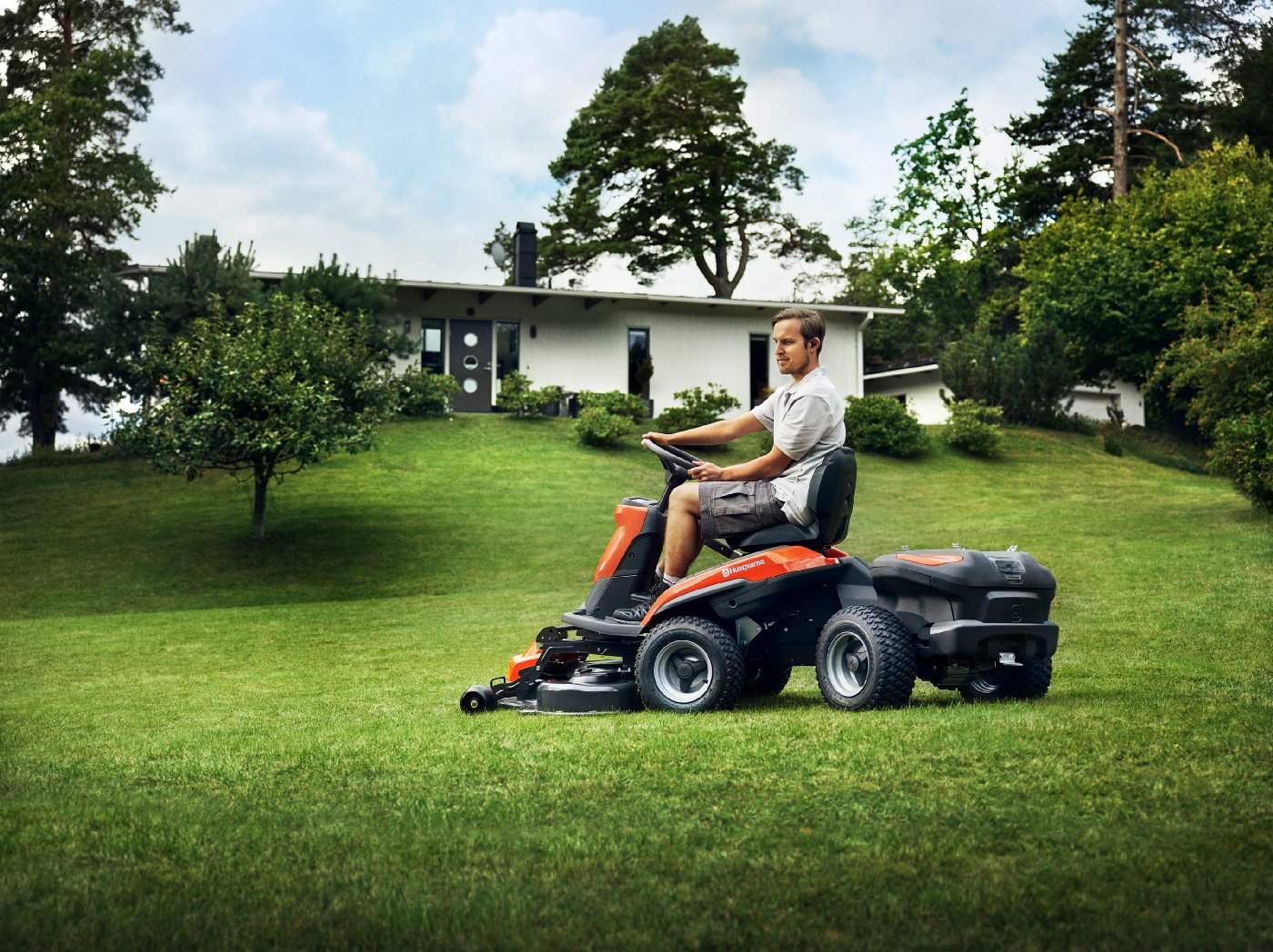 Husqvarna Akku-Frontmäher Rider 200iX – Modell 2025 (Grundgerät ohne Mähdeck)