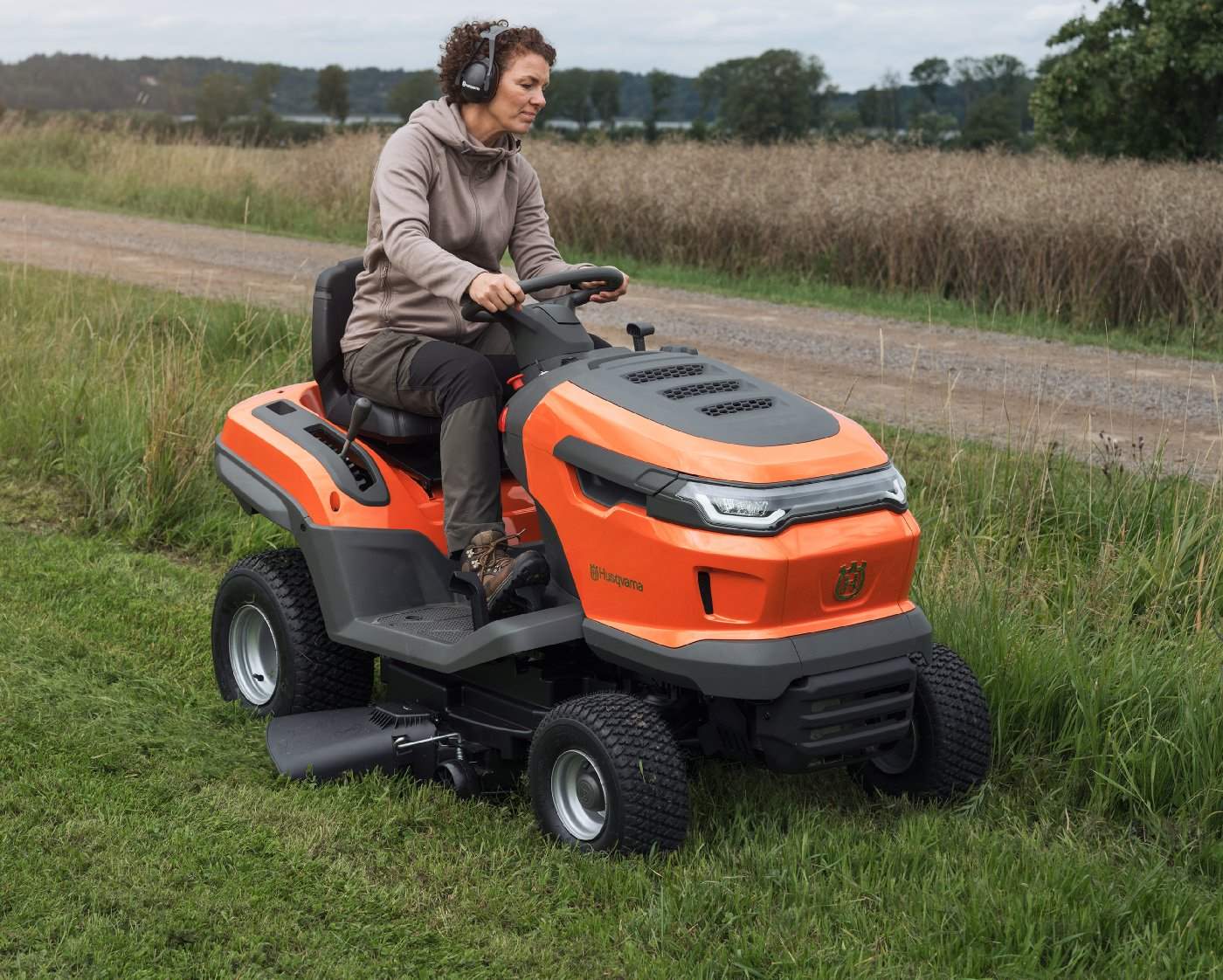 Husqvarna Rasentraktor TS 215T – Modell 2025