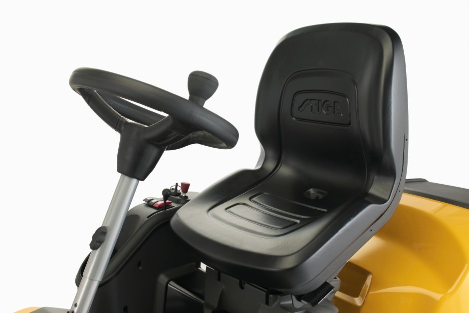 Stiga Frontmäher Park 700 W – Modell 2025 (Grundgerät ohne Mähdeck)