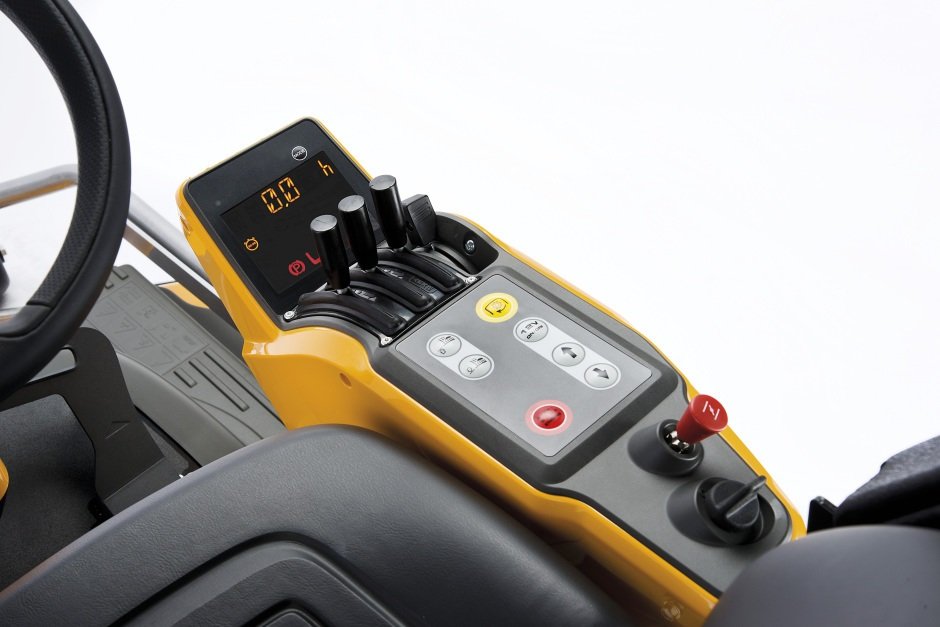 STIGA Park Pro 900 AWX Frontmäher – Modell 2025 (Grundgerät ohne Mähwerk)