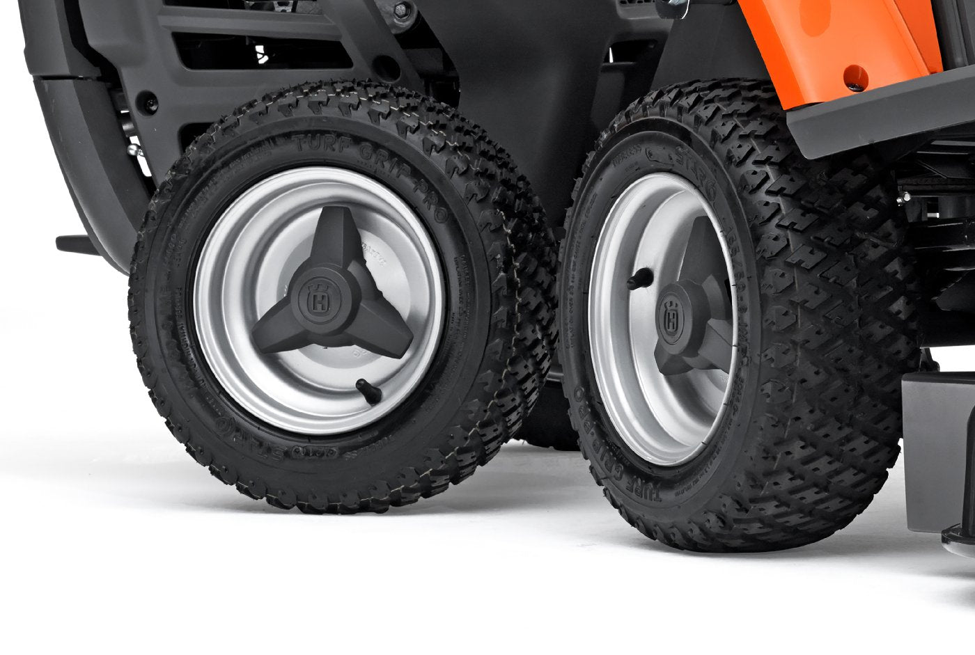 Husqvarna Frontmäher R 112C5 inkl. Mähdeck Combi 85 – Modell 2025