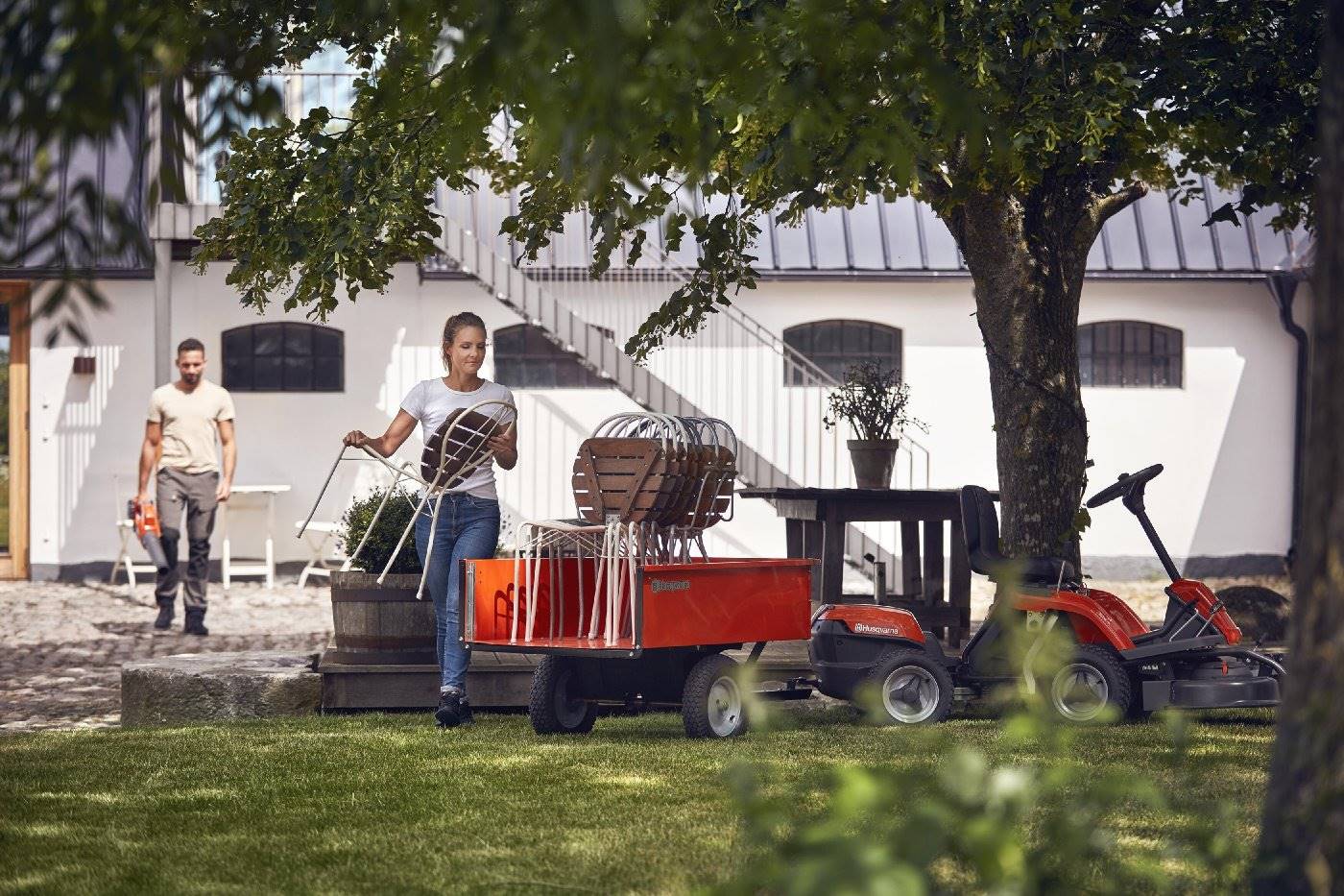Husqvarna Akku-Frontmäher R 112iC inkl. Mähdeck Combi 85 – Modell 2025