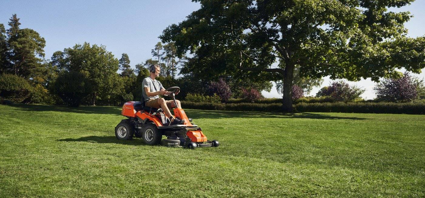 Husqvarna Profi-Frontmäher R 214TC inkl. Combi-Mähdeck 94 – Modell 2025